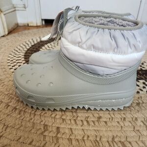 Crocs Classic Neo Puff Boots